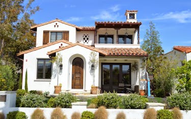 How Landscaping Affects Your Exterior House Paint