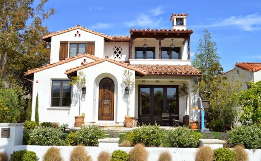 How Landscaping Affects Your Exterior House Paint